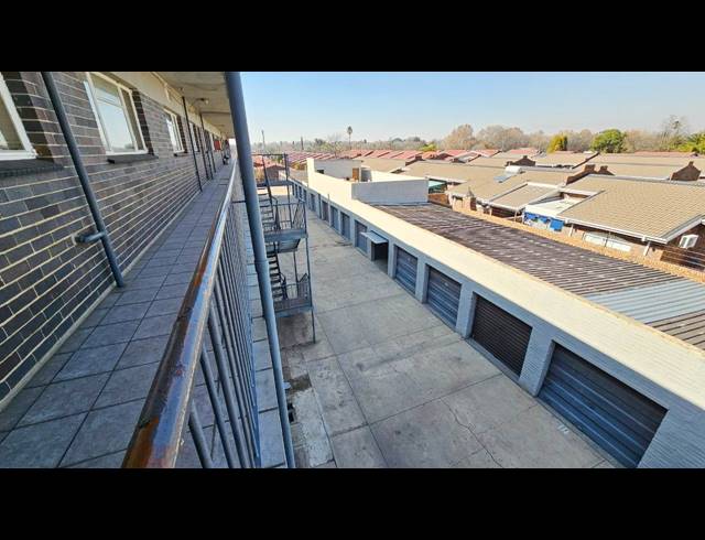 2 BEDROOM FLAT FOR SALE IN THREE RIVERS